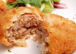 肉汁たっぷりだから冷めてもおいしい 殿堂入り「館ヶ森高原豚」100%のメンチカツ