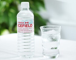硬度27.5度の軟水で日本人好みのさわやかな飲み口です。