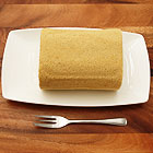 手作りロールケーキ(モカ)は長さ約12cm
