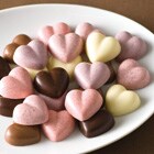 砂糖未使用チョコdeオリジナルはストロベリー、ラズベリー、ブルーベリーの3種です