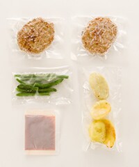 Kit2人前／＜ミッキー＆ミニー＞ハンバーグプレート|有機野菜