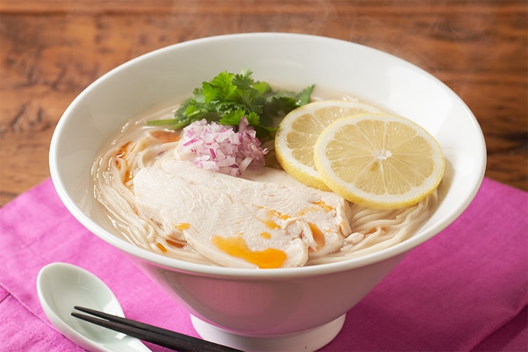 麺Kit]一風堂監修！爽やかレモンの豚骨ラーメン|有機野菜 通販 Ｏｉｓｉｘ(おいしっくす)