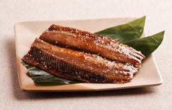 百年つむいだ伝統の味 さんまみりん干