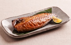 百年つむいだ伝統の味 さばみりん干