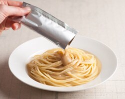 パスタをゆでて和えるだけ