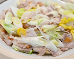 豚ばらとねぎ、白菜の重ね蒸し