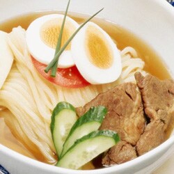 キムチ屋の造る生冷麺(キムチ付)