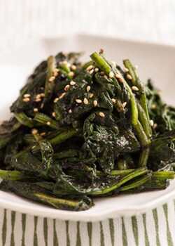 使える!野菜の和え物作りに役立つ調味料