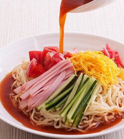 トマトを使った冷やし中華