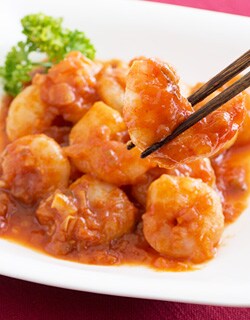 片栗粉とエビを用意するだけ!エビチリソースの素
