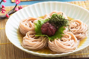 本田商店の季節限定「梅そば」