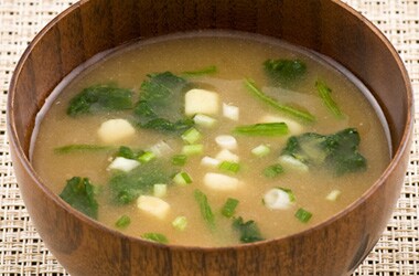 忙しい朝に鍋を使わない!即席お味噌汁