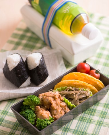 お弁当の中身をひんやり保つ!