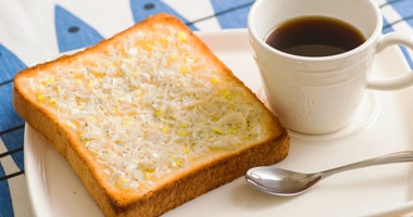 釜揚げしらすとねぎのトースト