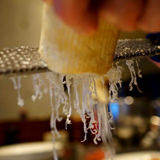 �C�^���A�E�l������ 3��̃`�[�Y�Z�b�g