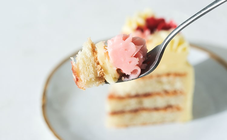 お取り寄せ(楽天) 母の日にフラワーケーキ★ ガトーオブーケ ロゼ ハーフ バタークリーム ケーキ フラワー 贈答用 価格7,415円 (税込)