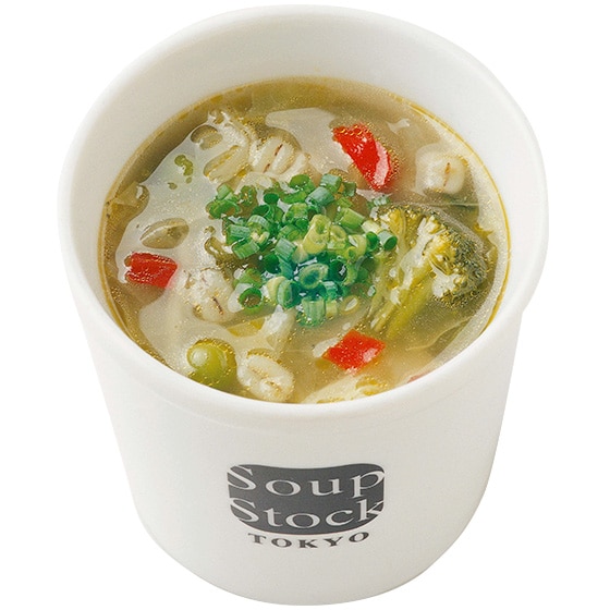 緑の野菜と岩塩のスープ
