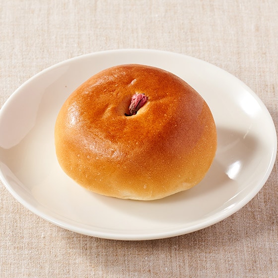 上品な甘さ！桜あんぱん|有機野菜 通販 Oisix(おいしっくす)