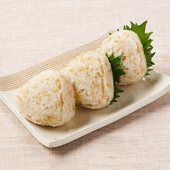 レンジで！ふっくら白胡麻入り発芽玄米おにぎり 3個|有機野菜