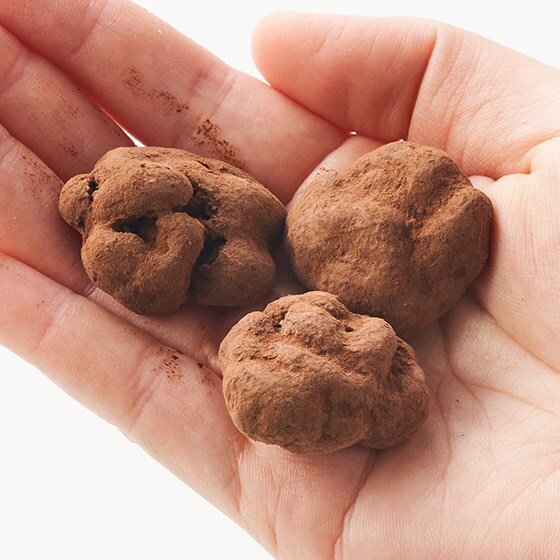 フランス・ペリゴール産くるみチョコ|有機野菜 通販 Oisix