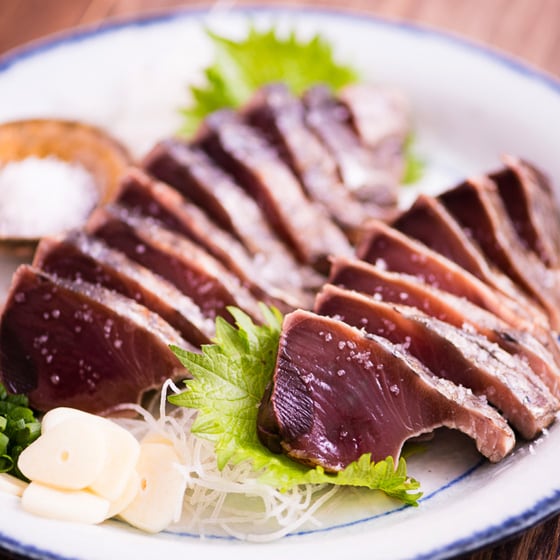 賞味期限7/23】本格手焼き 鰹のたたき|有機野菜 通販 Oisix(おいしっくす)