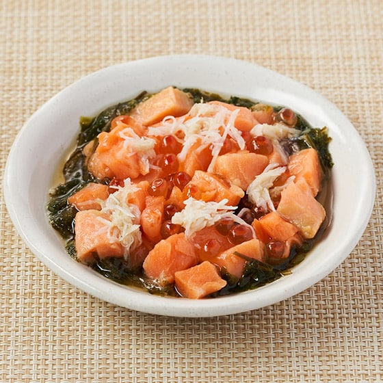 北海道昆布入りサーモン丼の具|有機野菜 通販 Oisix(おいしっくす)