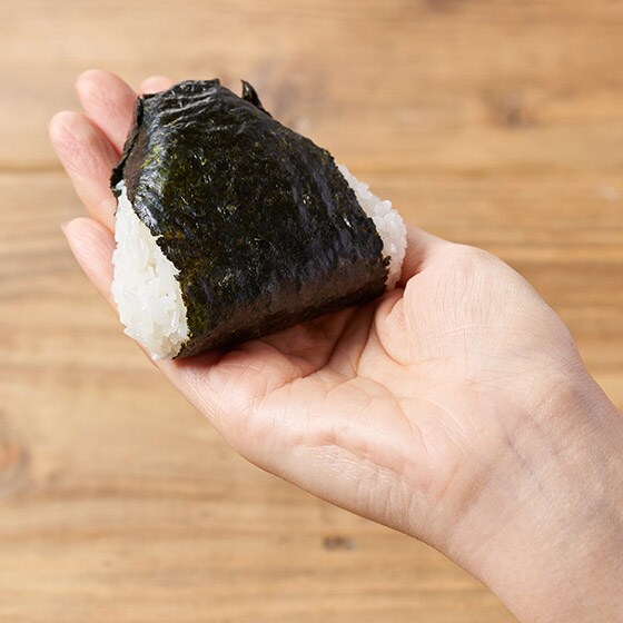 レンチンで！ふっくら炊き上げたおにぎり(鮭)|有機野菜 通販